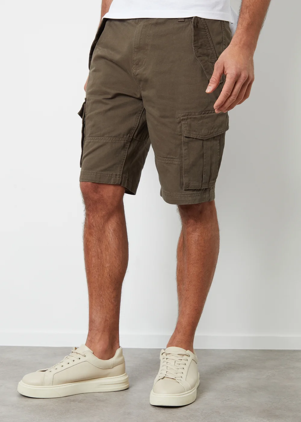 Threadbare Chocolate Cotton Twill Utility Cargo Shorts - 30 W Image 1
