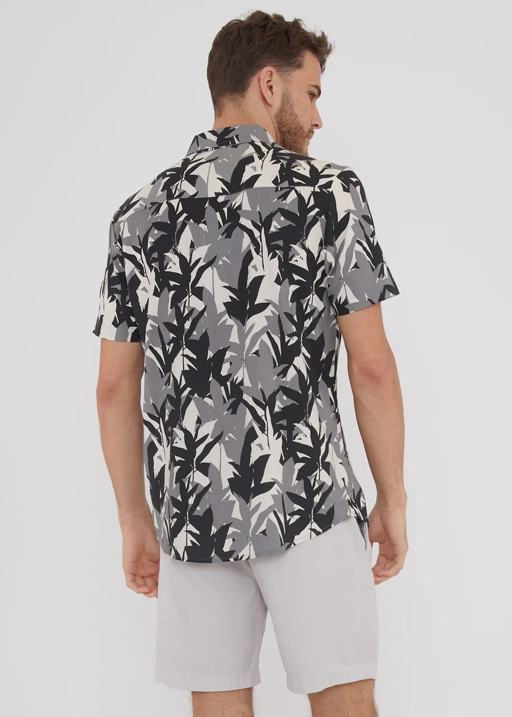Threadbare Black Leaf Print Short Sleeve Shirt - S Image 2