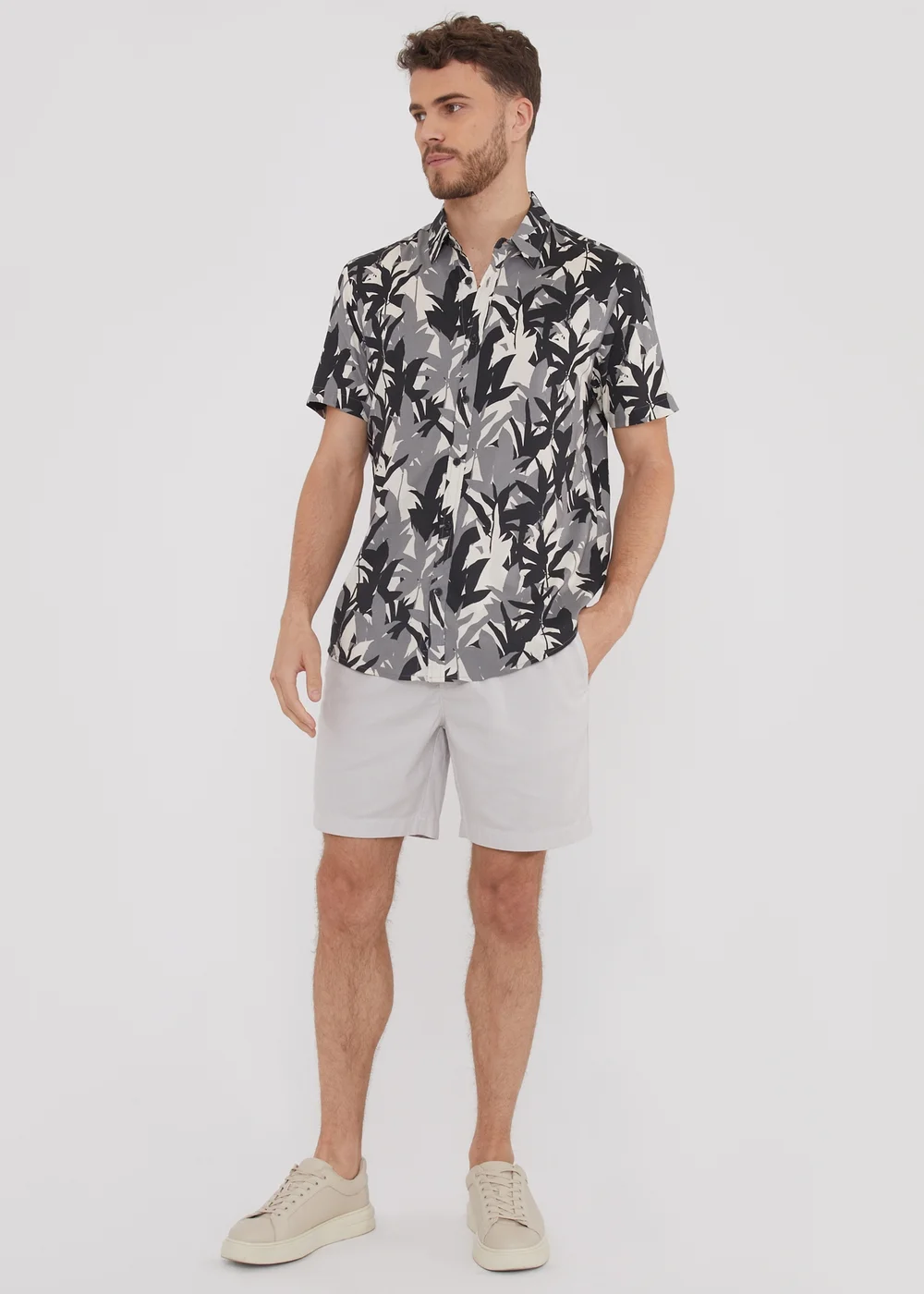 Threadbare Black Leaf Print Short Sleeve Shirt - S Image 4