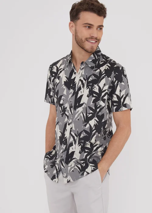 Threadbare Black Leaf Print Short Sleeve Shirt - S Image 1