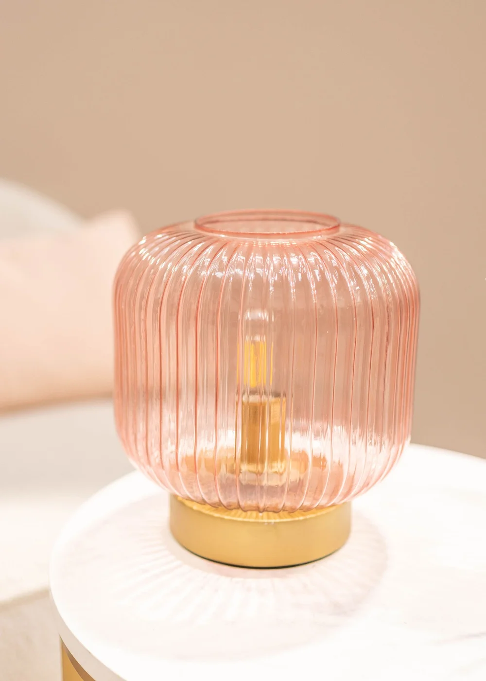 ValueLights Monroe Pink Glass Battery Operated Table Lamp (21.5cm x 20cm x 20cm) - One Size Image 4