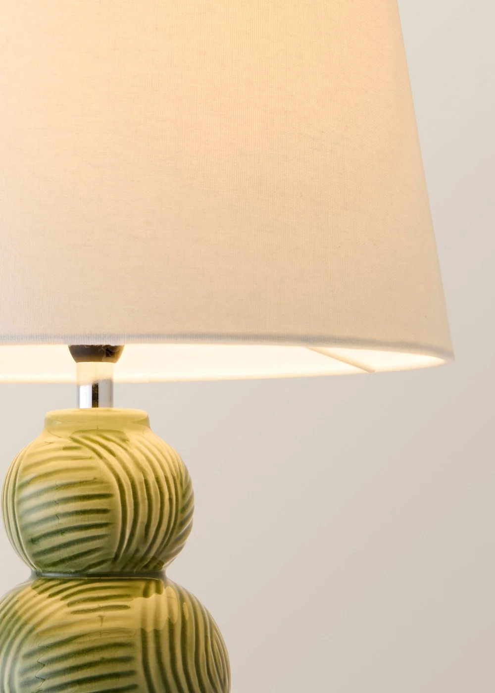 ValueLights Mia Green Ceramic Table Lamp (52cm x 30cm x 30cm) - One Size Image 4