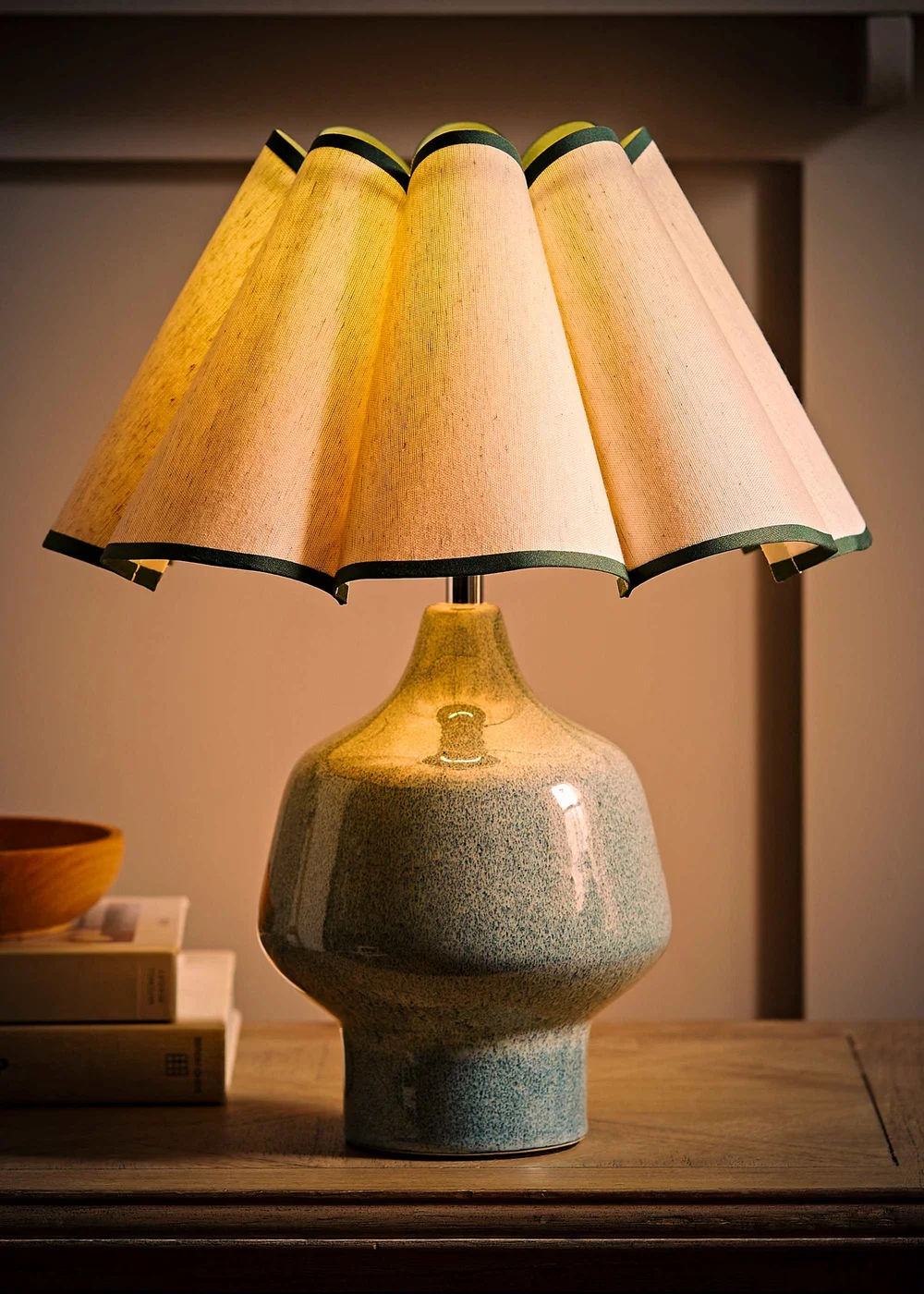 ValueLights Jamie Green Ceramic Table Lamp (43cm x 36cm x 36cm) - One Size Image 2