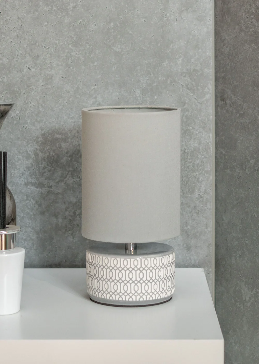 ValueLights Kaia Grey Ceramic Table Lamp (25.7cm x 13cm x 13cm) - One Size Image 1