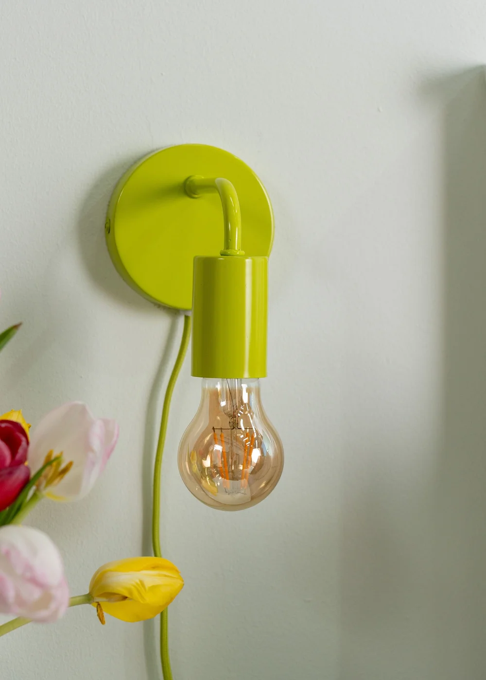 ValueLights Jordy Green Colour Pop Plug In Wall Light (13cm x 14cm x 10cm) - One Size Image 1
