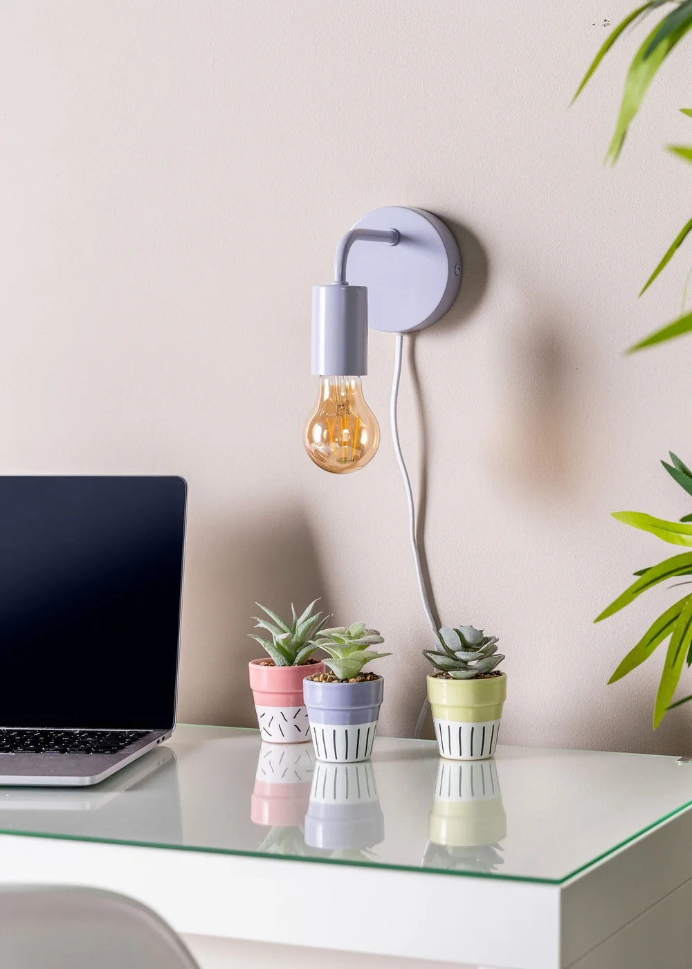 ValueLights Jordy Lilac Colour Pop Plug In Wall Light (13cm x 14cm x 10cm) - One Size Image 5