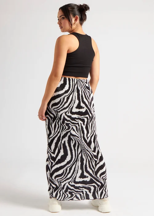 Urban Bliss Black Zebra Plisse Maxi Skirt - Size 8 Image 4
