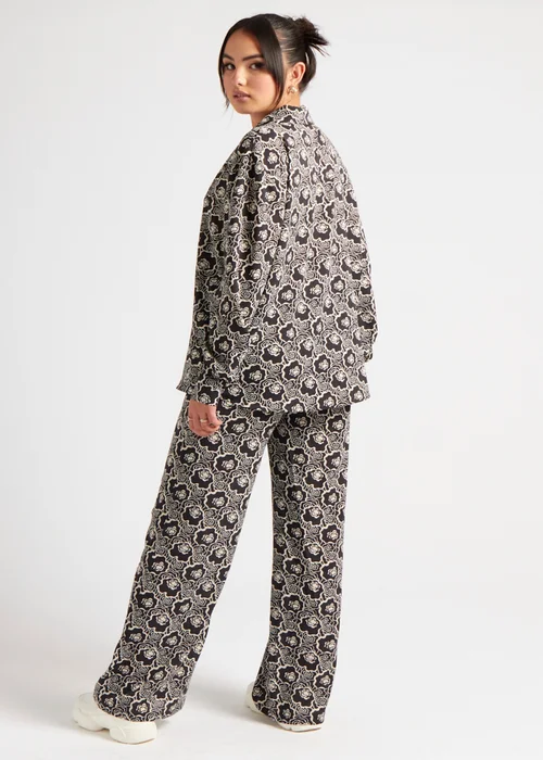 Urban Bliss Black Stencil Floral Oversized Shirt - 8 Image 4