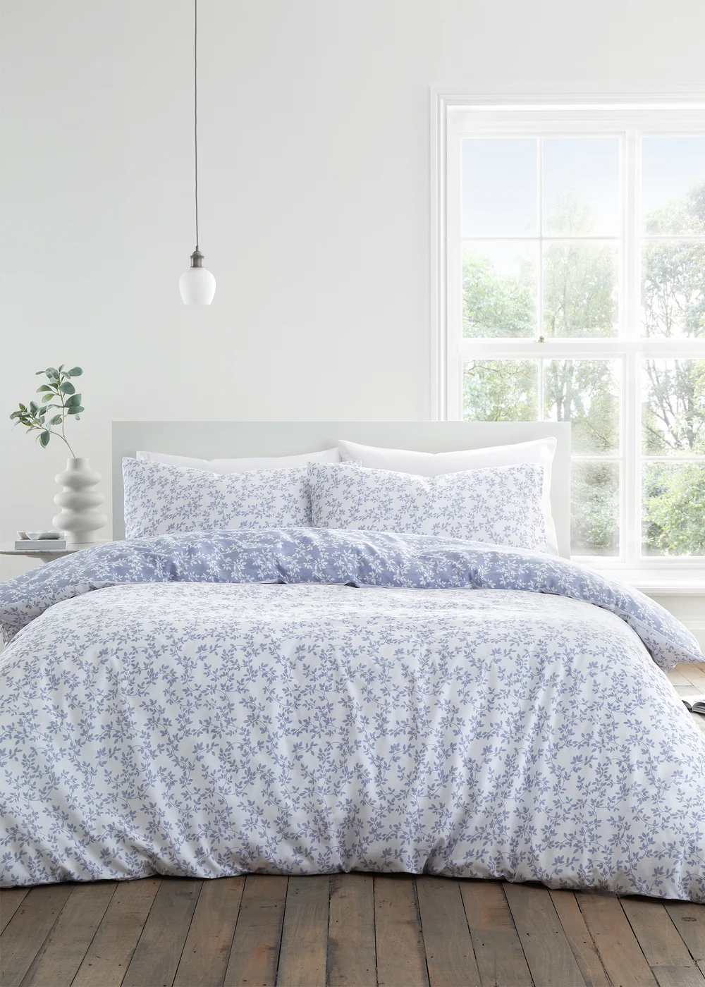 Bianca Fine Linens Shadow Leaves 200 Thread Count Cotton Reversible Duvet Cover Set - Single Image 2