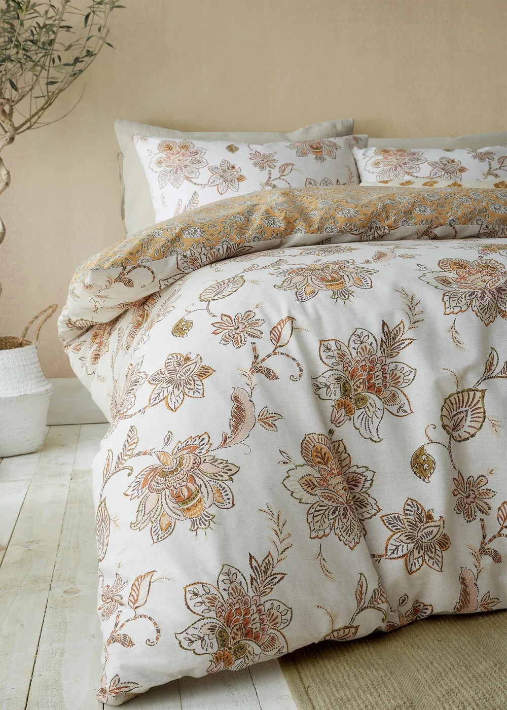 Pineapple Elephant Sahara Floral Reversible Duvet Cover Set - Single Image 4