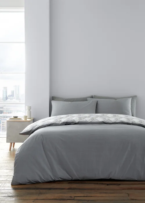 Bianca Fine Linens Atticus Geometric 200 Thread Count Cotton Reversible Duvet Cover Set - Single Image 2