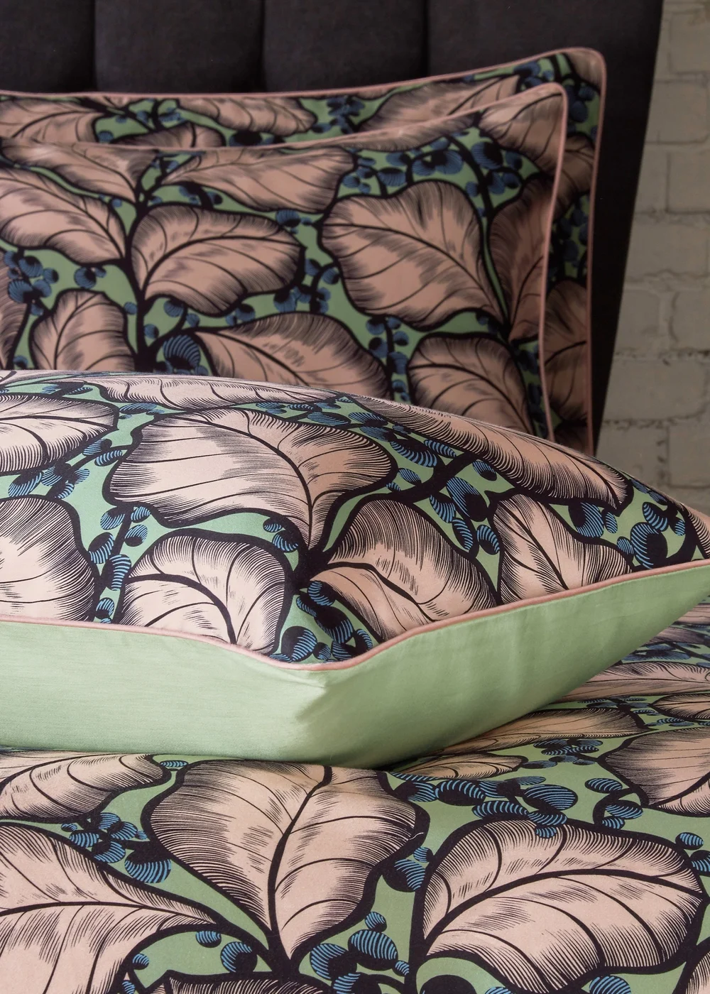 EW by Edinburgh Weavers Magali Tropical Piped Duvet Cover Set - Single Image 4