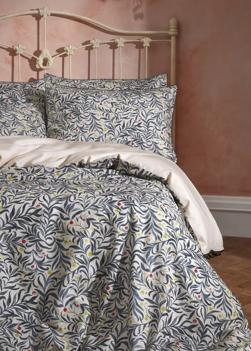 EW by Edinburgh Weavers Malory Floral Piped Duvet Cover Set - Single Image 3