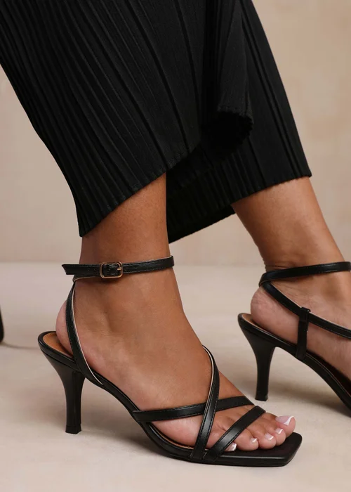 Where's That From Austin Black Wide-Fit Cross Over Mid Heels - Size 4 Image 1