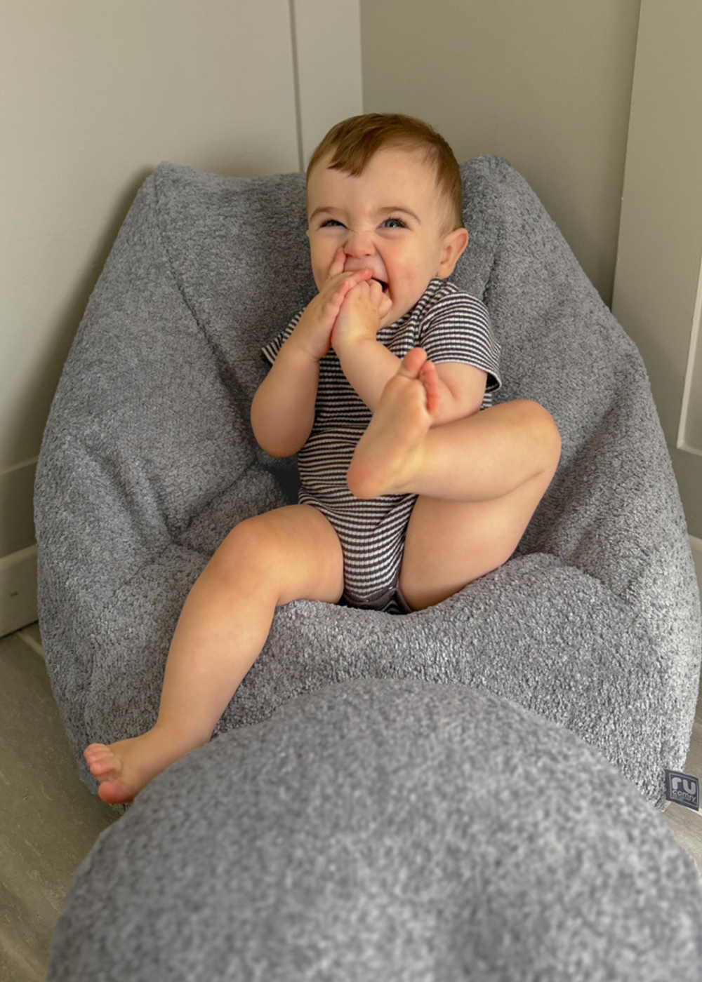 rucomfy Snug Kids Snuggle Chair Grey Beanbag (50cm x 46cm x 48cm x 22cm Seat Height) - One Size Image 1