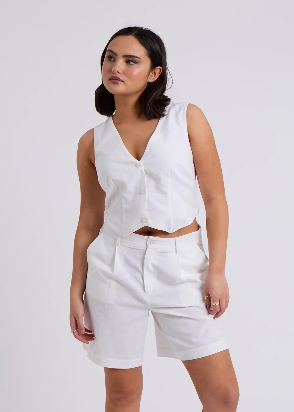 Urban Bliss White Linen Blend Short - 8 Image 5