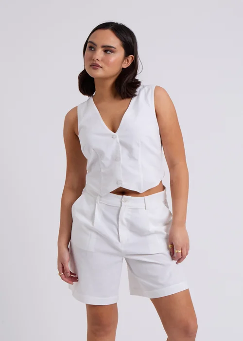 Urban Bliss White Linen Blend Short - 8 Image 5