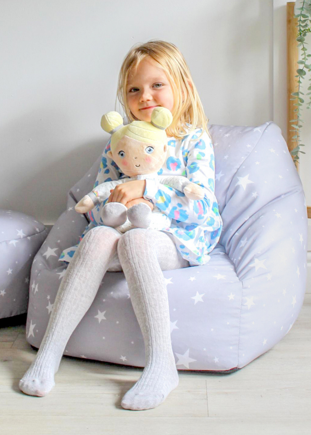 rucomfy Printed Kids Snuggle Chair Platinum Stars Beanbag - One Size Image 1