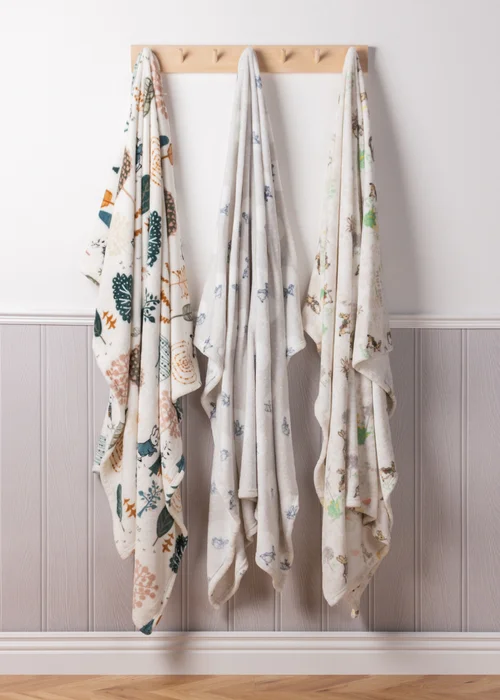 Peter Rabbit TM Spot Me Fleece Throw 130 x 180cm - 130 x 180cm Image 3