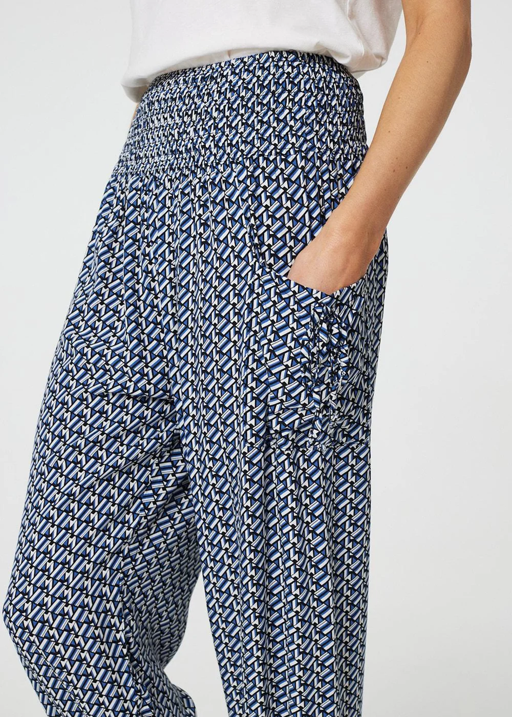 Izabel London Blue Geo Print Pocket Detail Harem Pants - 8 Image 3