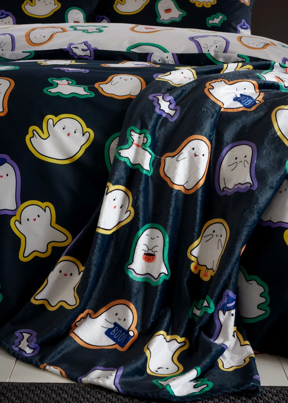 Catherine Lansfield Halloween Ghosts Cosy Fleece Blanket Throw (130x170cm) - One Size Image 1