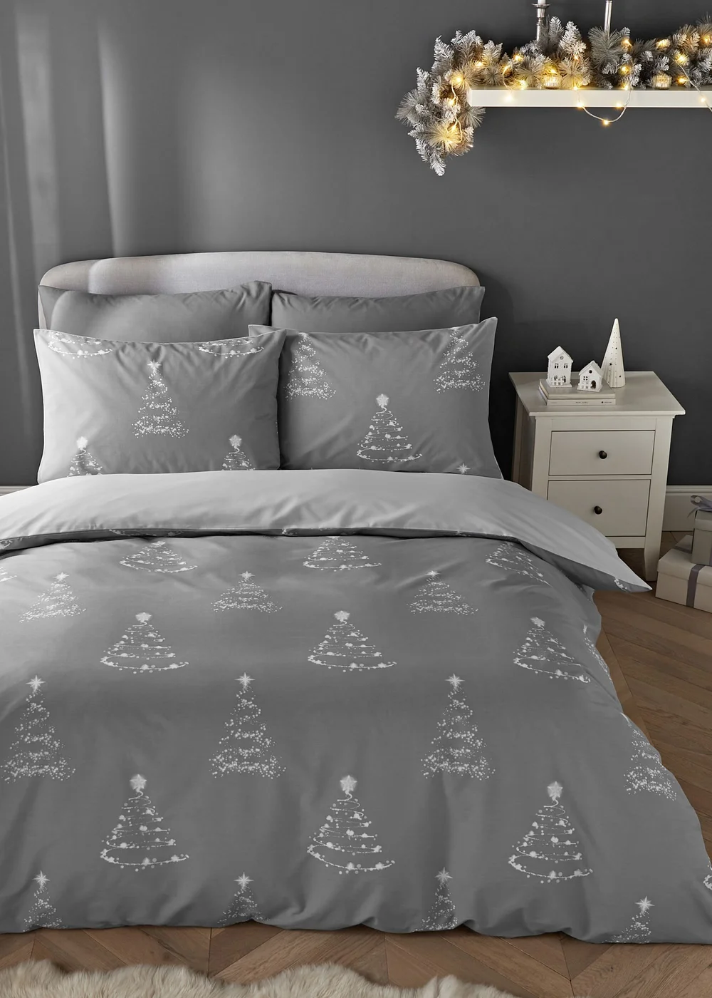 Catherine Lansfield A Lot Like Christmas Reversible Duvet Cover Set - Single Image 2