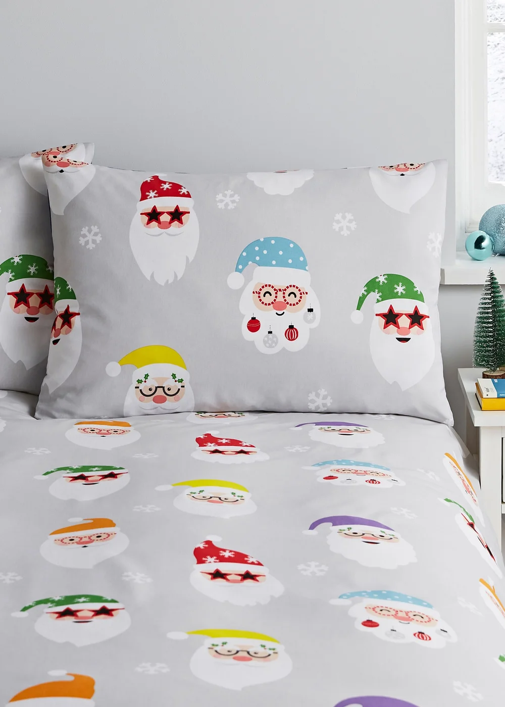 Catherine Lansfield Christmas Santa Spec-Tacular Reversible Duvet Cover Set - Single Image 3