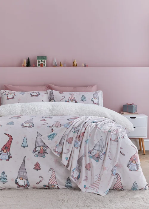 Catherine Lansfield Christmas Festive Gnomes Cosy Fleece Duvet Cover Set - Single Image 1