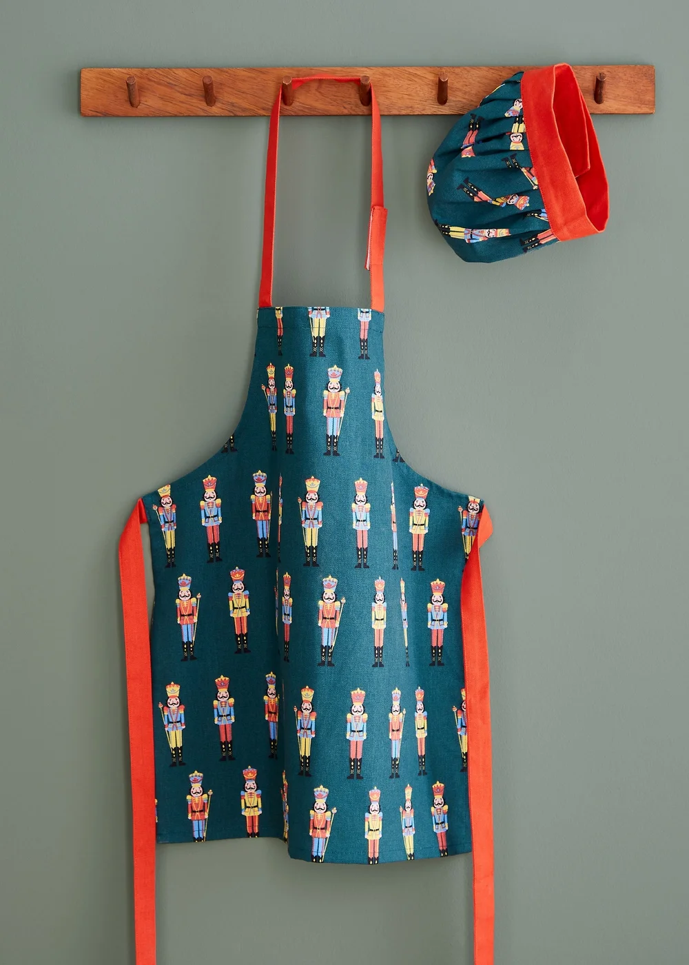 Catherine Lansfield Christmas Nutcracker Kids Kitchen Apron & Hat Set - One Size Image 2