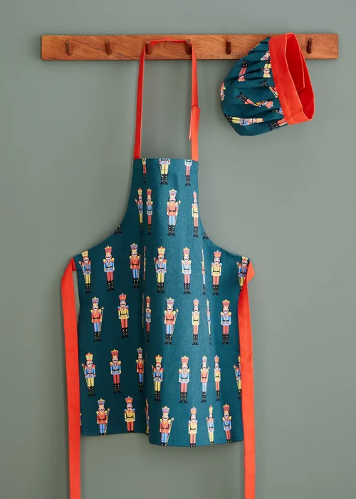 Catherine Lansfield Christmas Nutcracker Kids Kitchen Apron & Hat Set - One Size Image 2