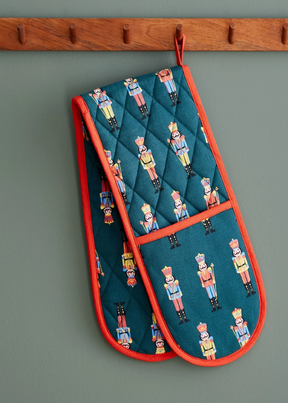 Catherine Lansfield Christmas Nutcracker Cotton Kitchen Double Oven Glove - One Size Image 2