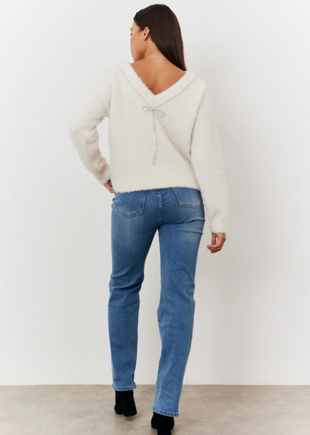 In The Style White Embellished Bow Jumper - 06-08 Image 6