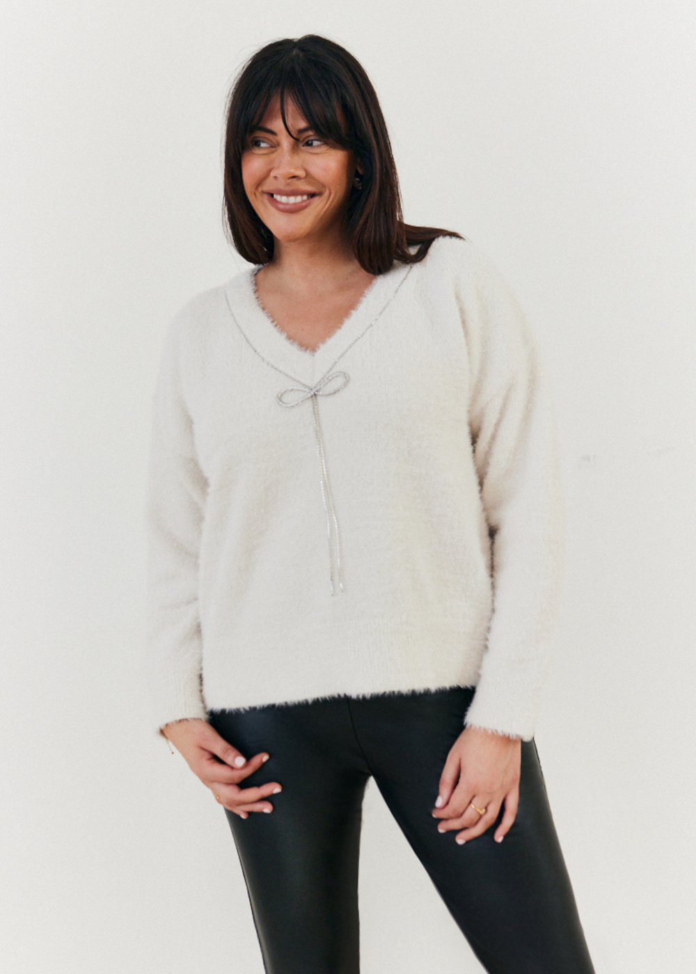 In The Style White Embellished Bow Jumper - 06-08 Image 7