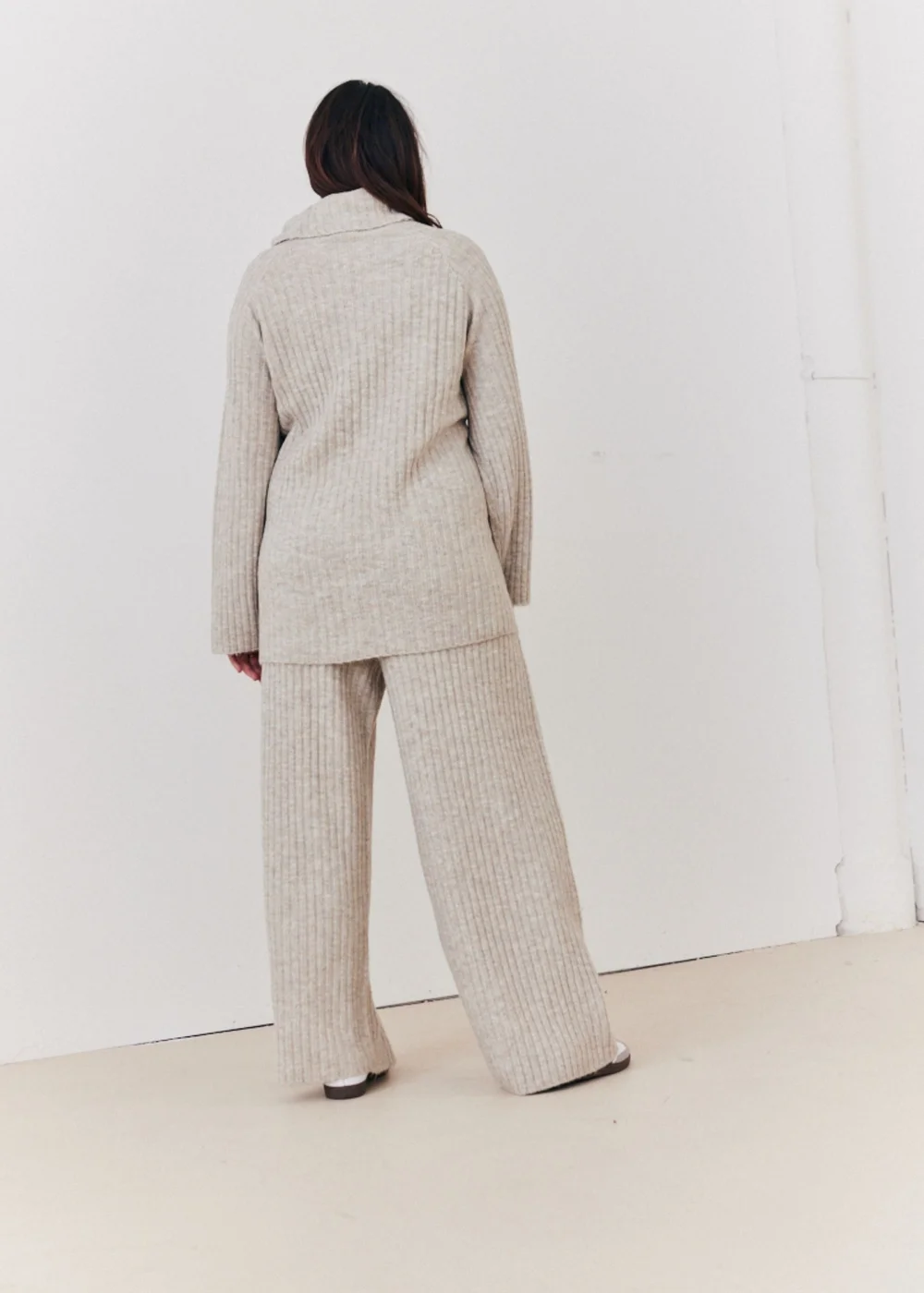 In The Style Oatmeal Wide Rib Roll Neck Knit Jumper - 22-24 Image 8