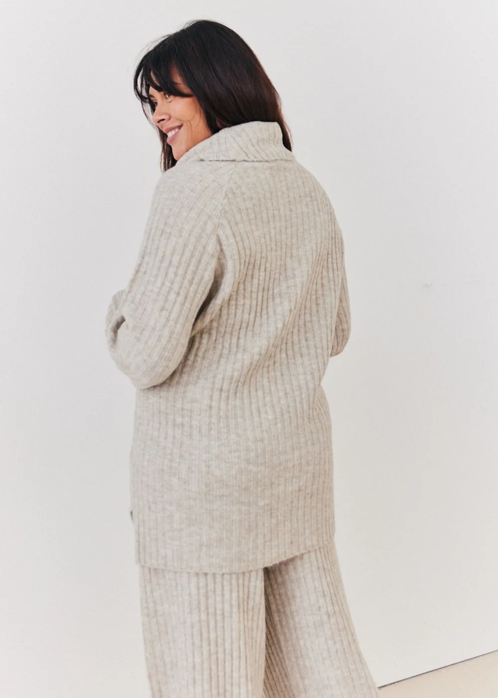 In The Style Oatmeal Wide Rib Roll Neck Knit Jumper - 22-24 Image 7
