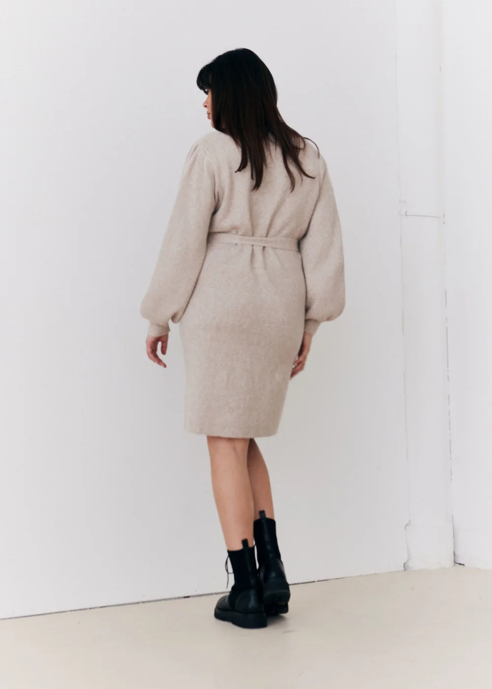 In The Style Stacey Solomon Oatmeal Pearl Button Detail Knit Belted Mini Dress - 06-08 Image 2