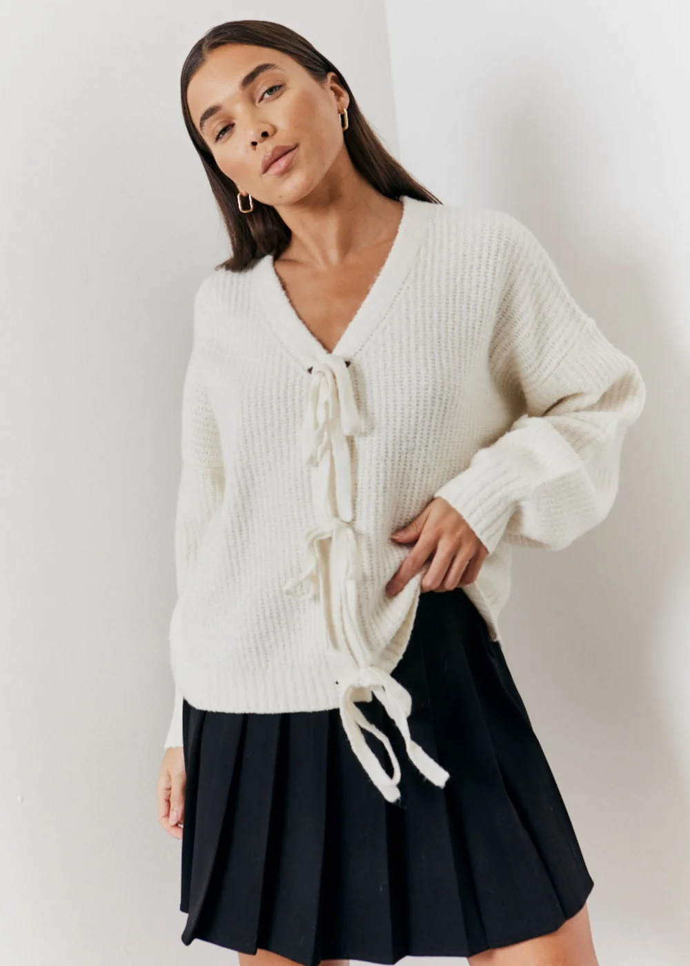 In The Style Hannah Brown Cream Bow Detail Knit Cardigan - 06-08 Image 1