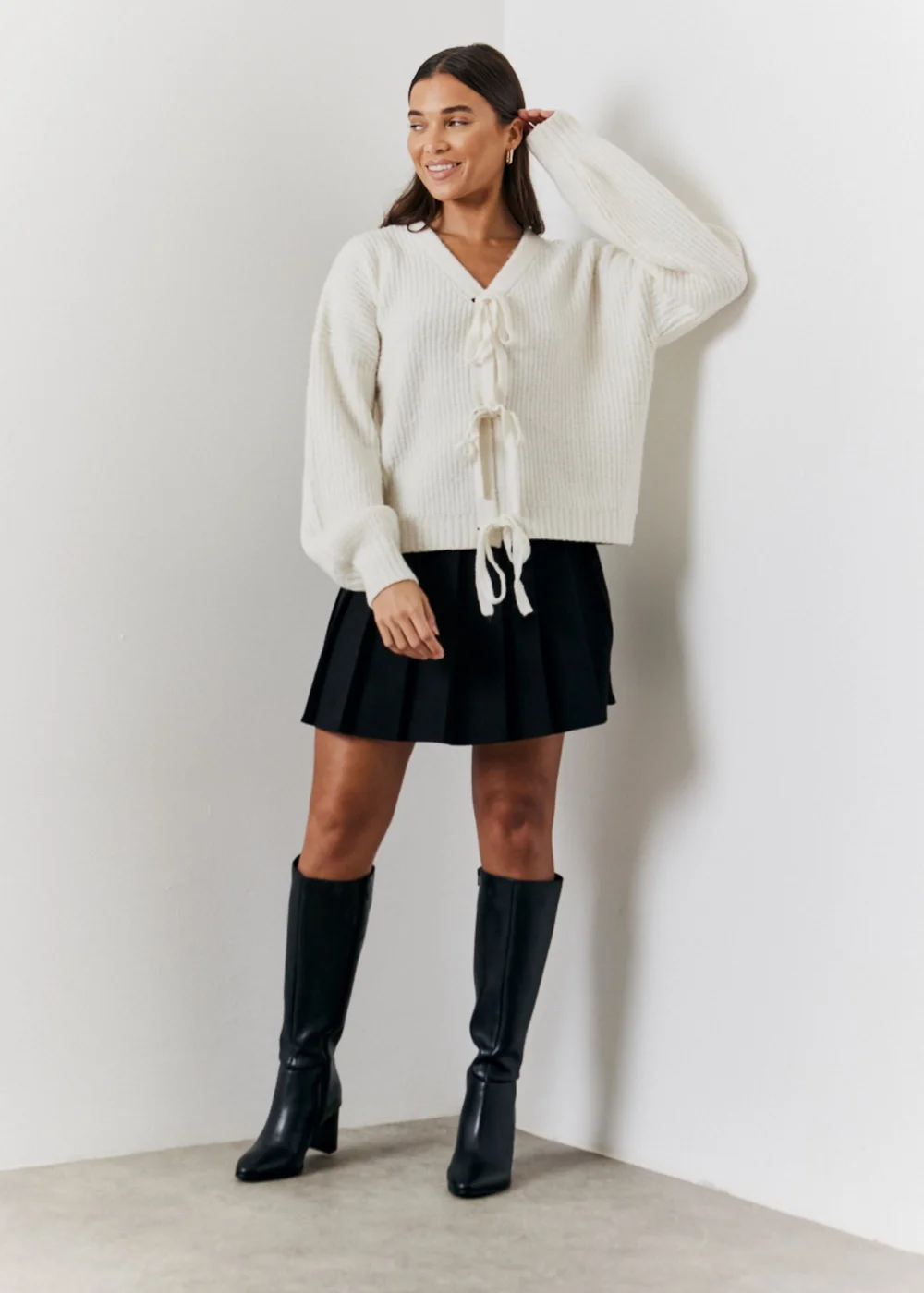 In The Style Hannah Brown Cream Bow Detail Knit Cardigan - 06-08 Image 3
