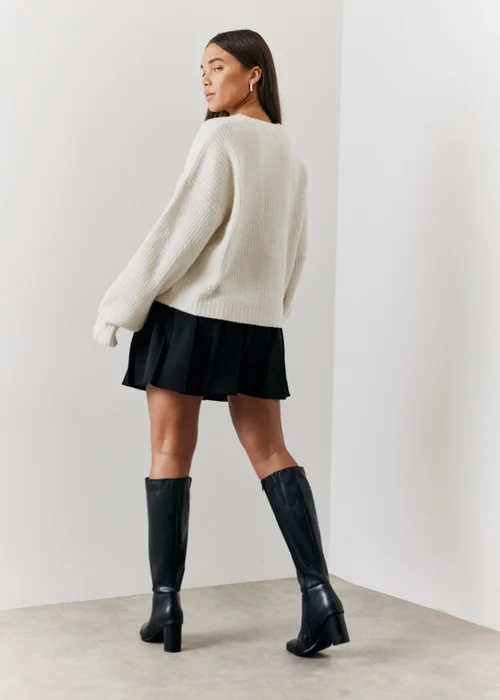 In The Style Hannah Brown Cream Bow Detail Knit Cardigan - 06-08 Image 4