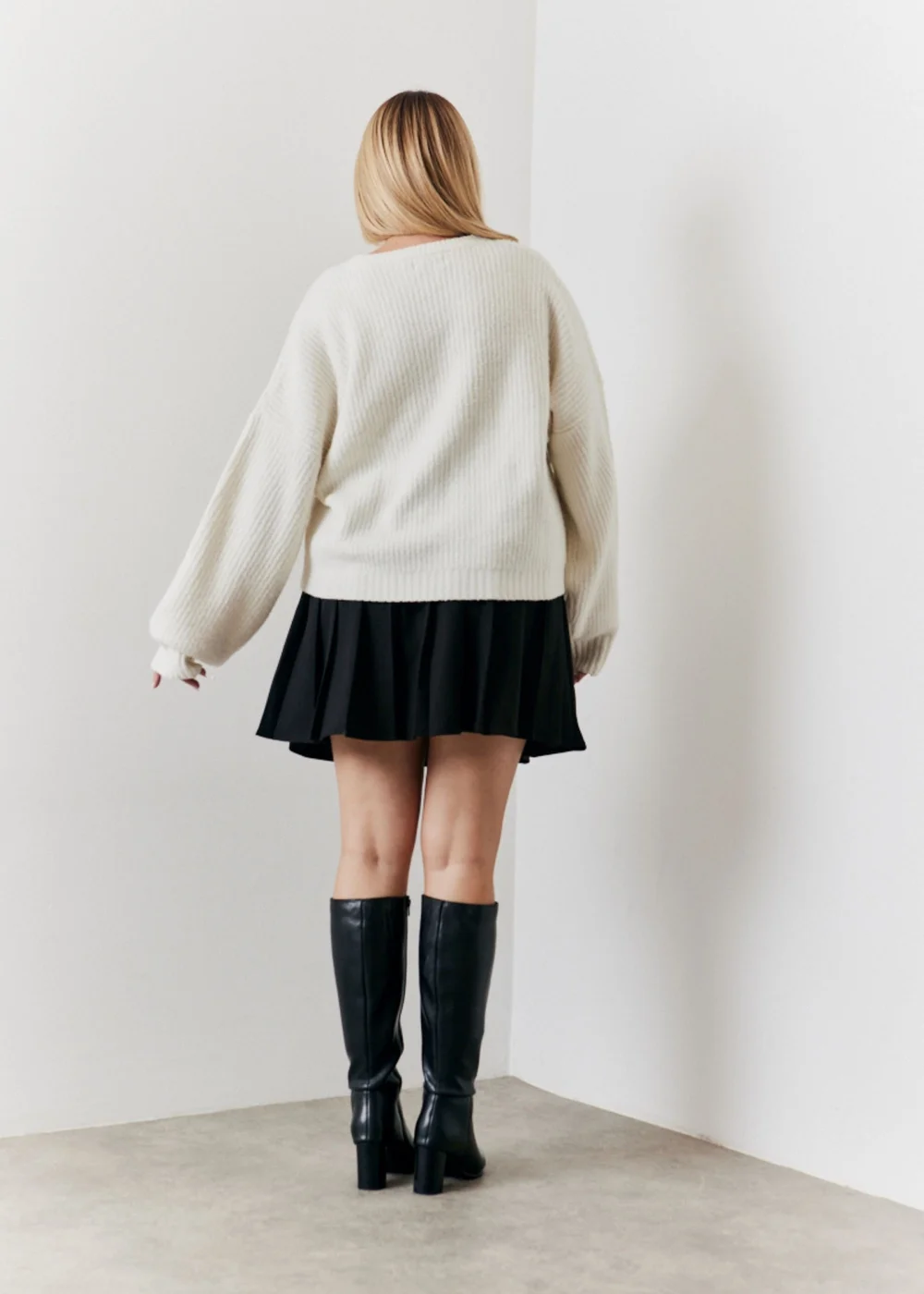 In The Style Hannah Brown Cream Bow Detail Knit Cardigan - 06-08 Image 6