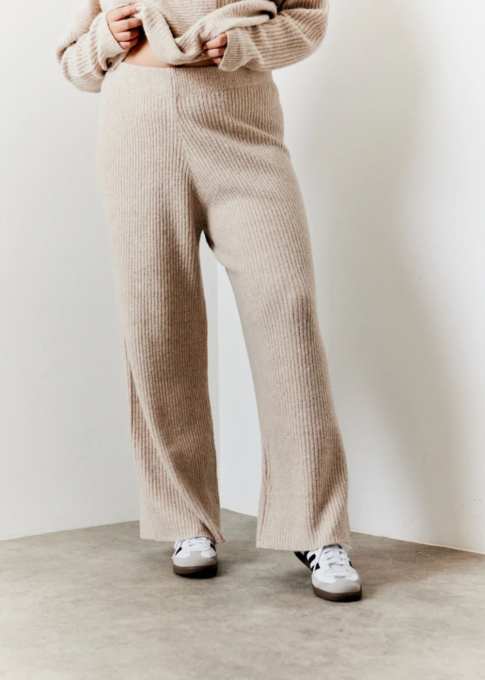 In The Style Hannah Brown Camel Knit Wide Leg Trousers - 14-16 Image 7