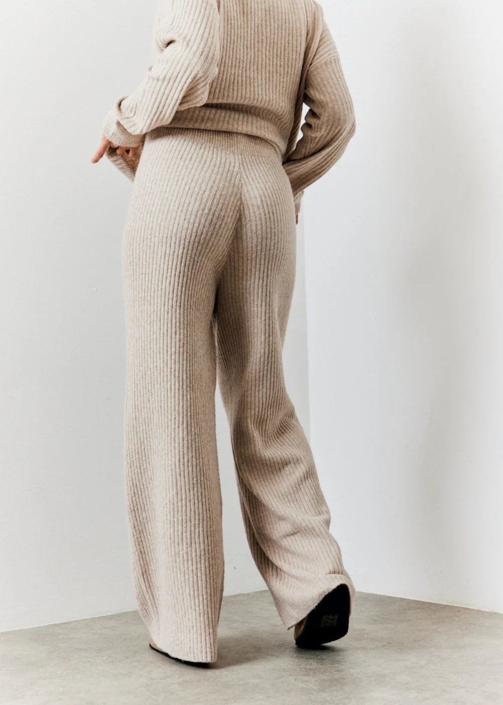 In The Style Hannah Brown Camel Knit Wide Leg Trousers - 14-16 Image 4