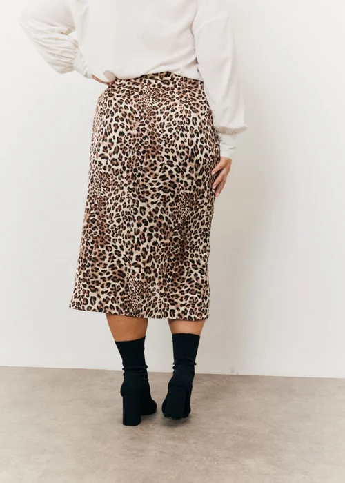 In The Style Brown Leopard Print Midi Skirt - Size 26 Image 4