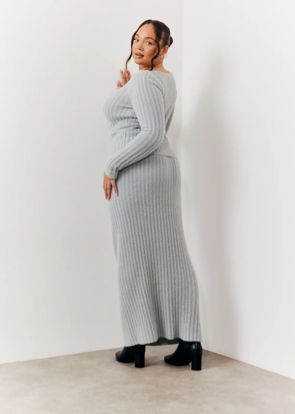 In The Style Grey Fluffy Ribbed Midaxi Skirt - Size 6-8 Image 6