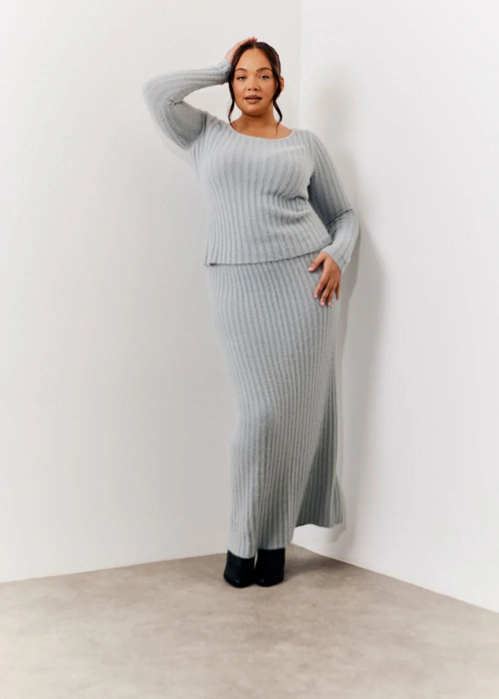 In The Style Grey Fluffy Ribbed Midaxi Skirt - Size 6-8 Image 5