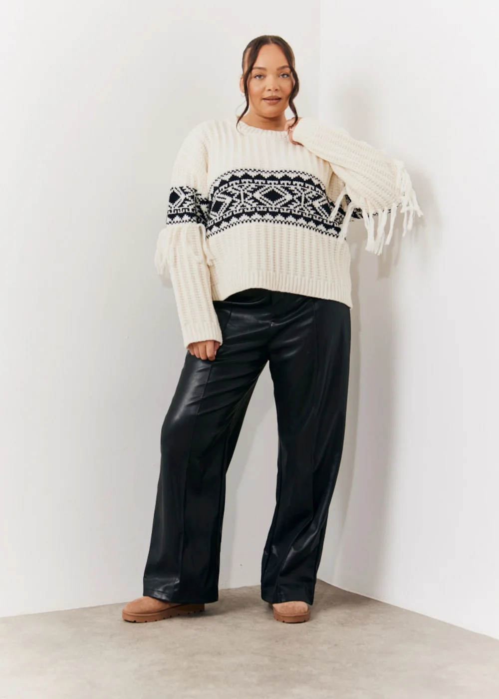In The Style Perri Sian Cream Aztec Fringe Jumper - 06-08 Image 8