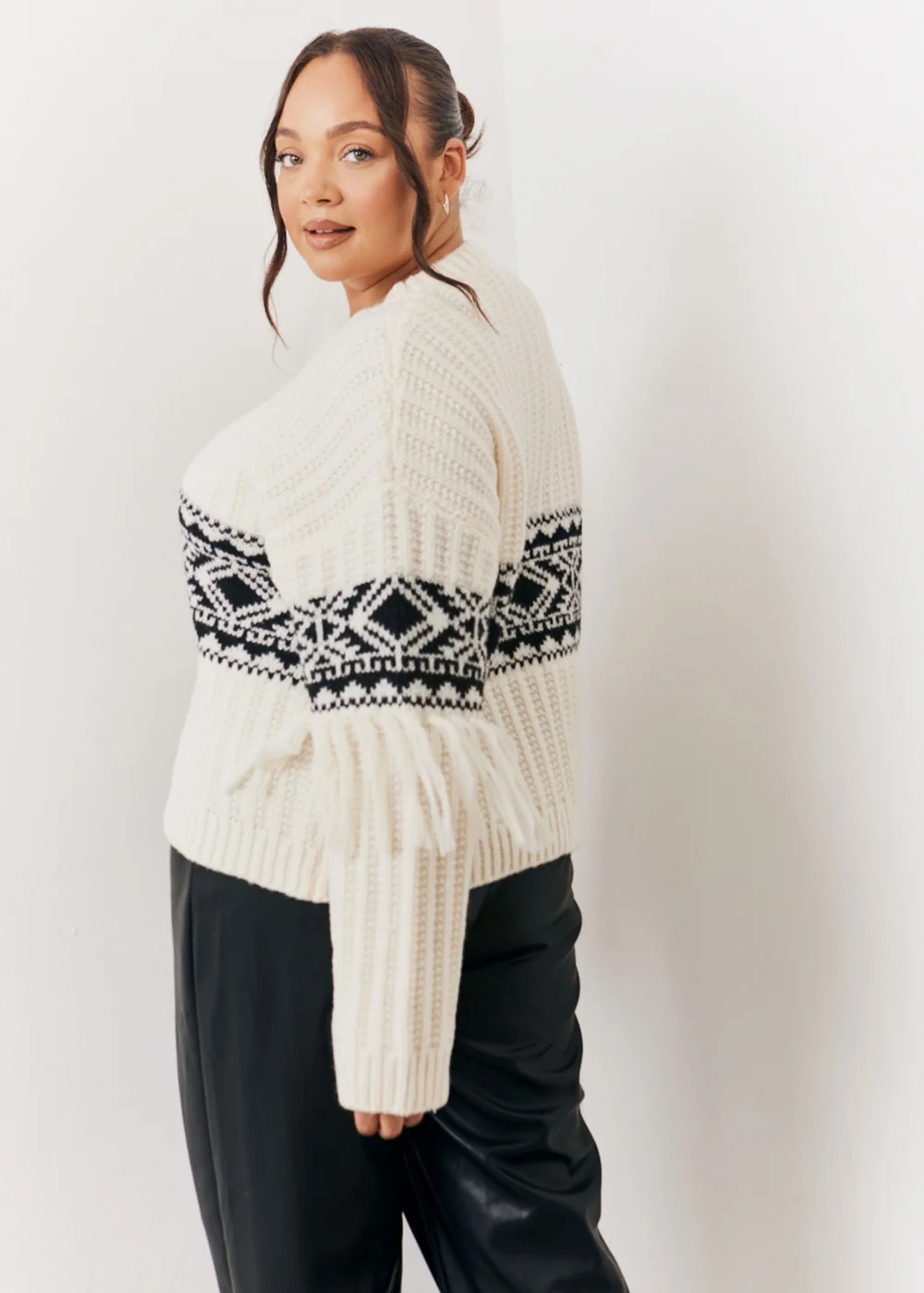 In The Style Perri Sian Cream Aztec Fringe Jumper - 06-08 Image 10