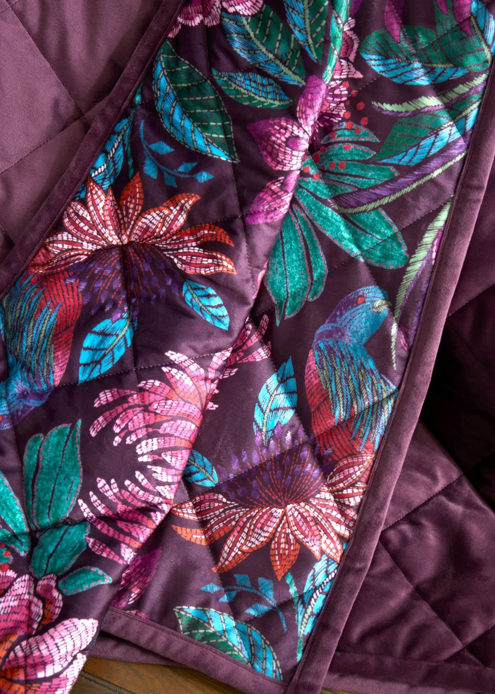 Bridgerton By Catherine Lansfield Kate Floral Soft Velvet Quilted Bedspread (220x230cm) - One Size Image 3