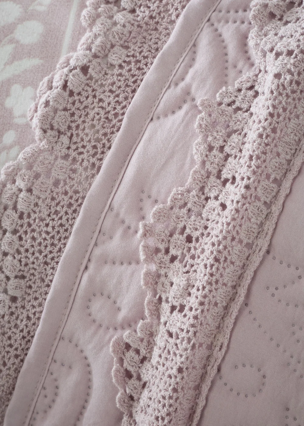Bridgerton By Catherine Lansfield Silhouette Floral Lace Bedspread (220x230cm) - One Size Image 3