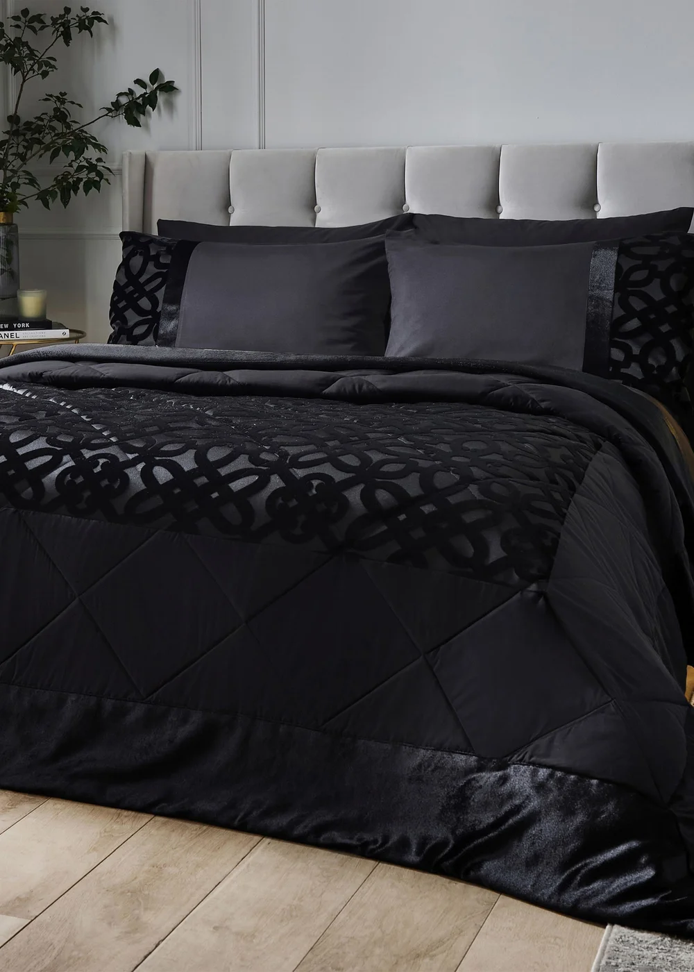 Catherine Lansfield Lattice Cut Velvet Quilted Bedspread (220x230cm) - One Size Image 1